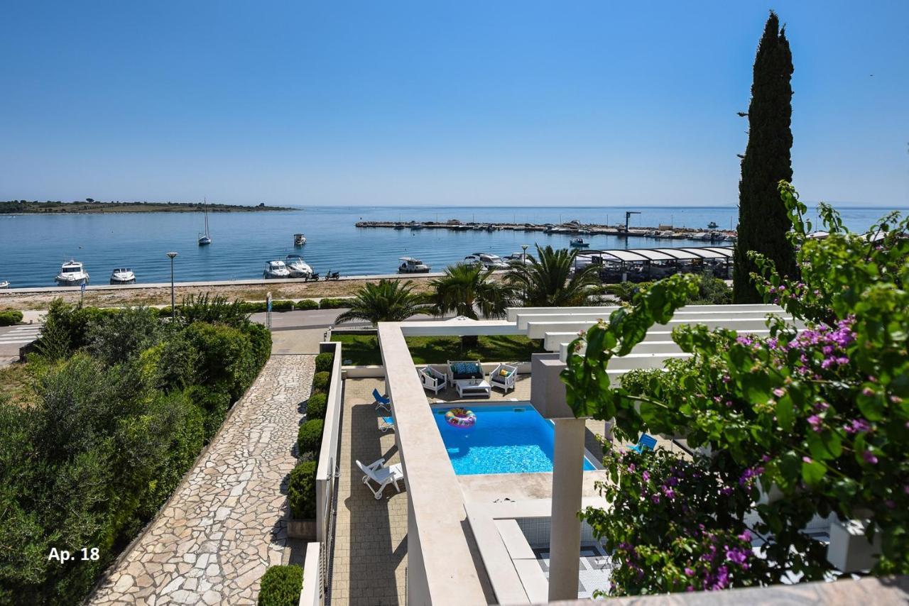 Apartments Bella Sky Новаля Екстер'єр фото