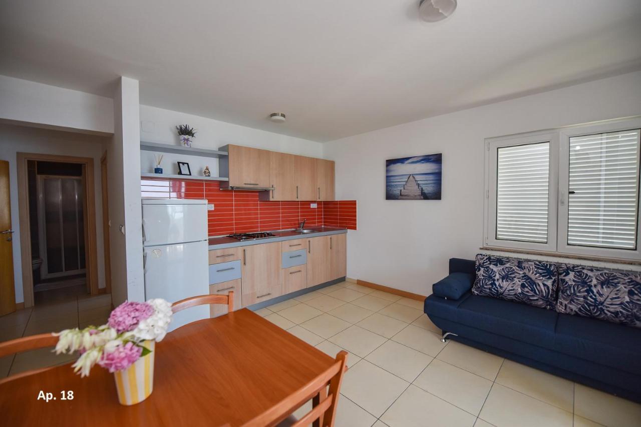 Apartments Bella Sky Новаля Екстер'єр фото