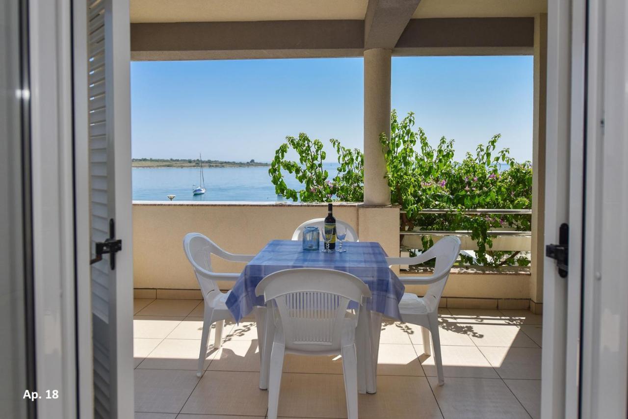 Apartments Bella Sky Новаля Екстер'єр фото