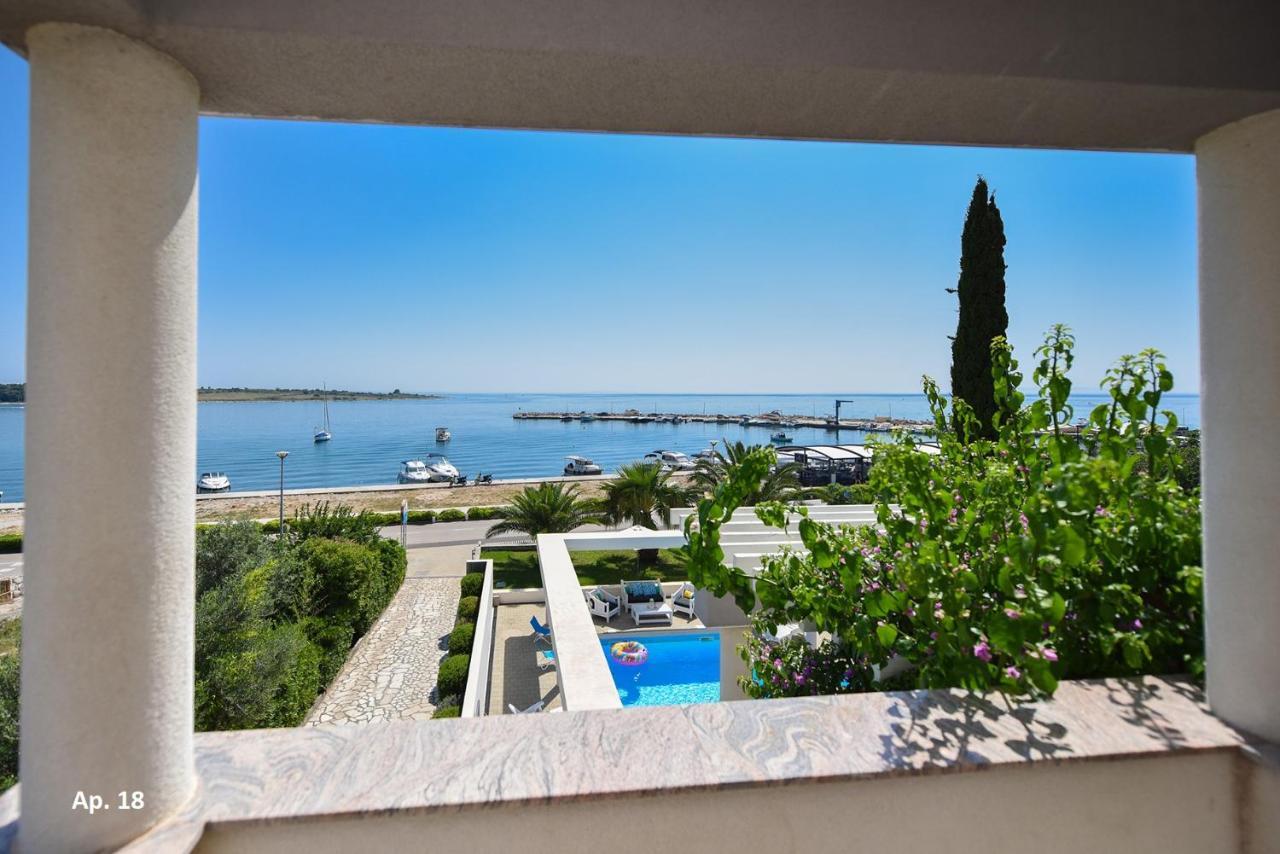 Apartments Bella Sky Новаля Екстер'єр фото